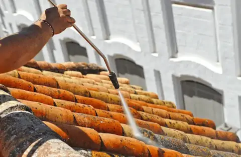 Nettoyage de toitures - Tréglonou